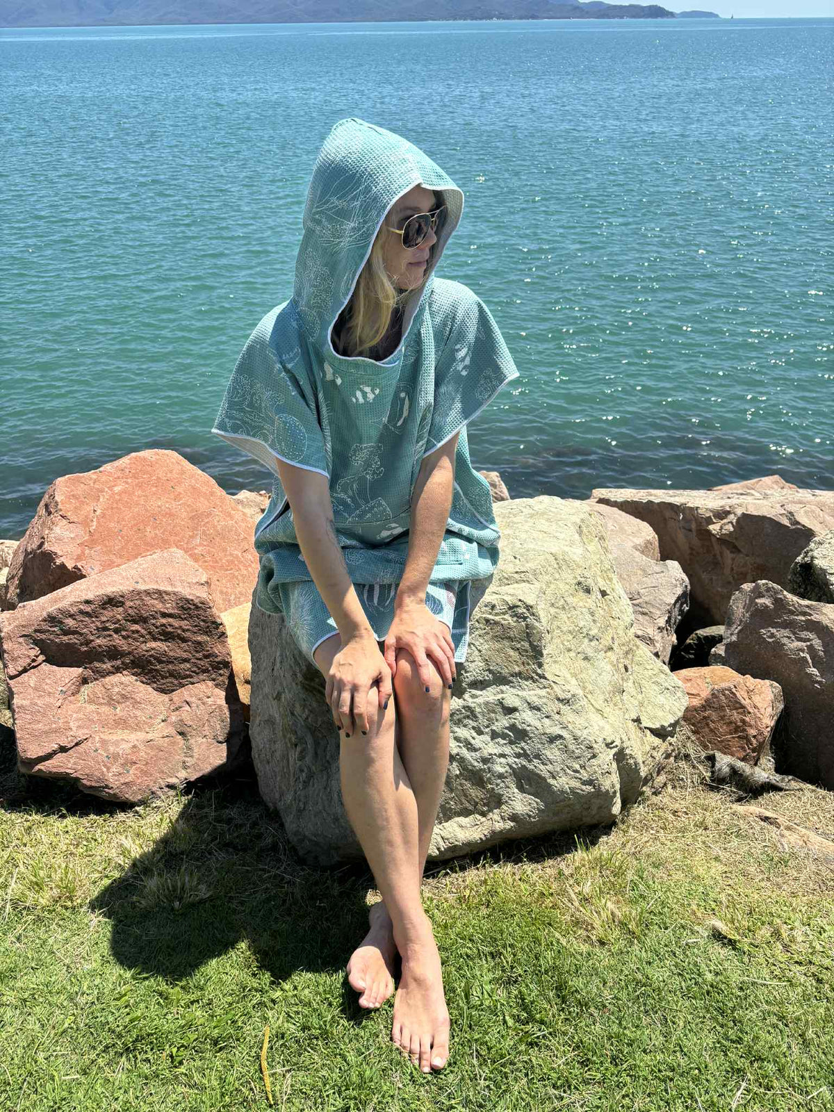 Deep Sea Hooded Towel - Medium