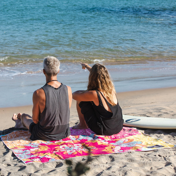 Psychedelic Dream Beach Blanket – Amity Blue